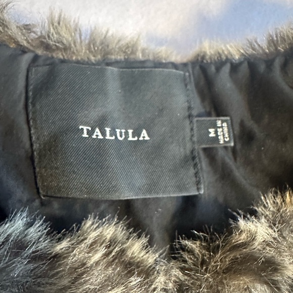 Talula Faux Fur Vest Women's Medium Gray Plush Cozy Sleeveless Layering Piece - Picture 4 of 8